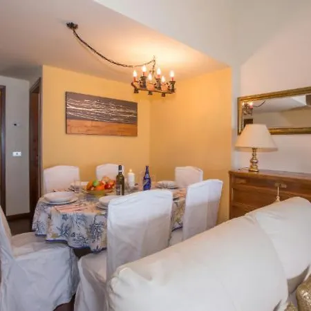 דירה Griante Sleeps 6 *